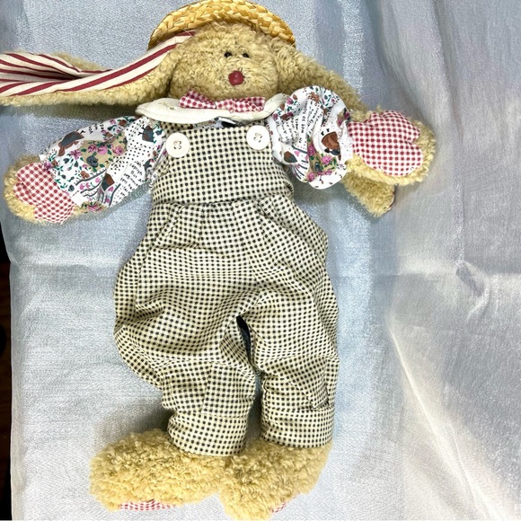 MITCHELL COMPANY TJ COLLECTION Vintage Plush Bunny Shelf Sitter with Straw Hat - Picture 3 of 8